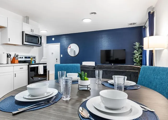 Apartment Cozy King With Parking, Workspace, And In Location Pittsburgh